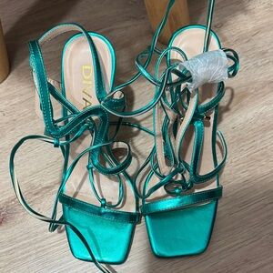 Diva Shimmer Teal Lace-Up Square-Toe Heels